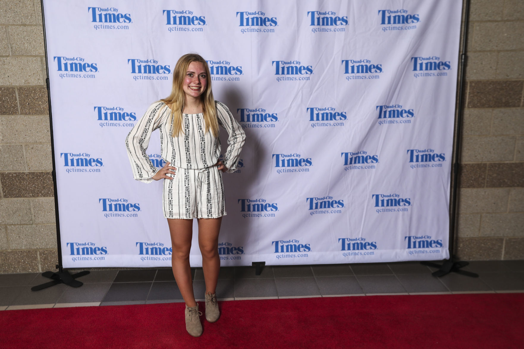 051518-salute-to-academics-red-carpet-089